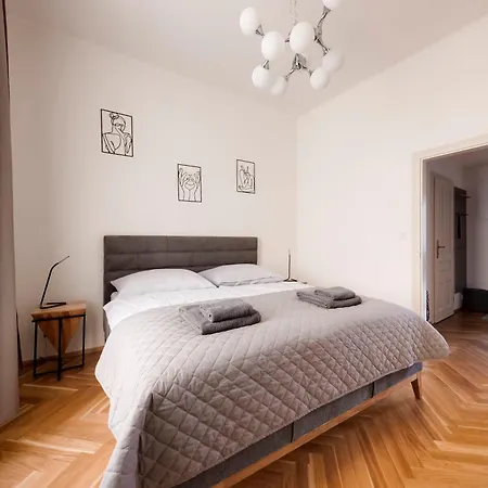 New Town Oases Апартаменты